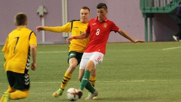Българският национален отбор до 17 години завърши 1:1 срещу Литва