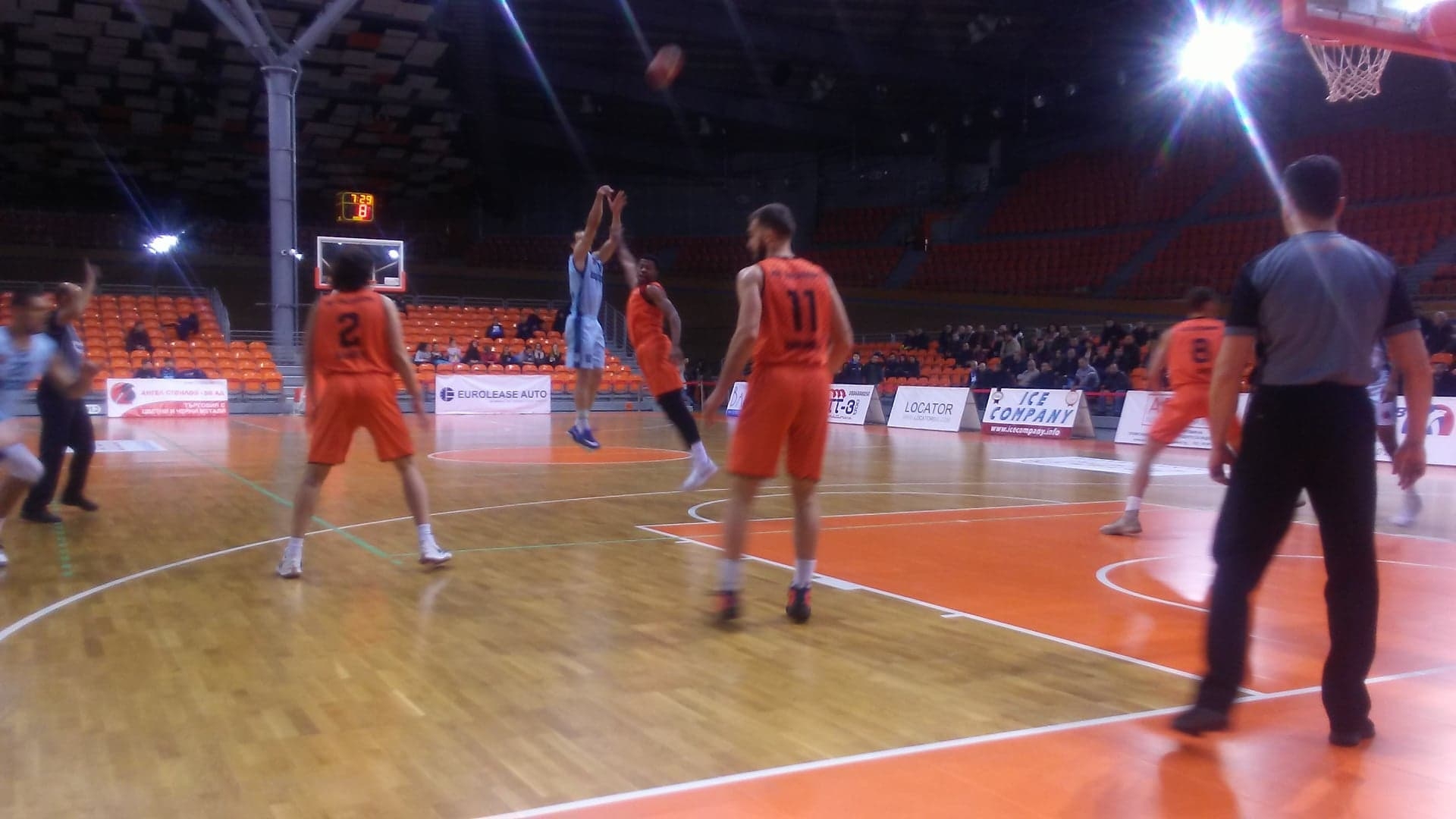 Академик Бултекс 99 записа убедителна и ценна победа срещу гостуващия