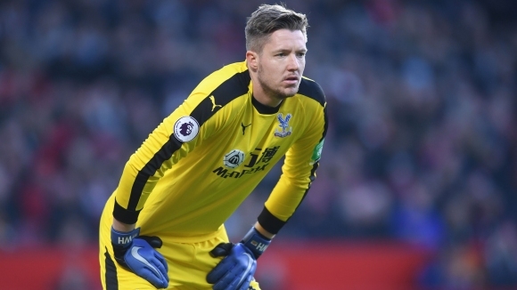 Вратарят на Кристъл Палас Уейн Хенеси ще бъде наказан от