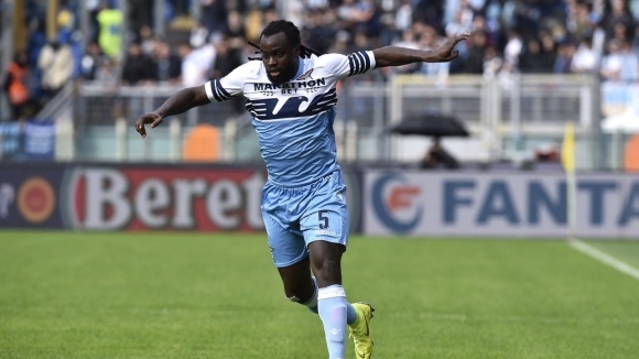 Нюкасъл взе под наем до края на сезона бранителя на