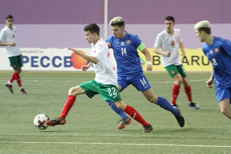 България отстъпи на отбора на Таджикистан след 4 5 при дузпите