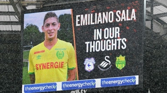 Cемейството на безследно изчезналия аржентински футболист Емилиано Сала ще започне