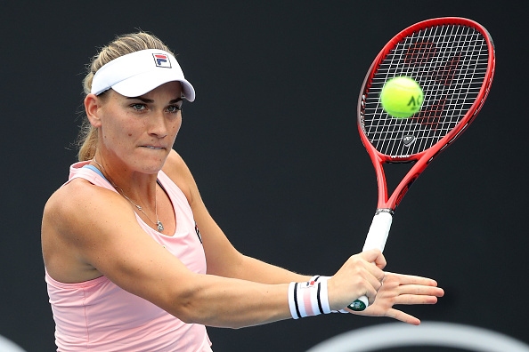 Миналогодишната шампионка Тимеа Бабош от Унгария отпадна в първия кръг