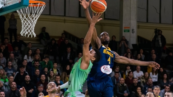 Новото попълнение на Ямбол ЛаРон Смит има повиквателна за предстоящия