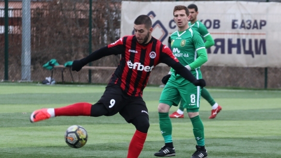 Отборът на Локомотив София постигна лесен успех с 3 0 над