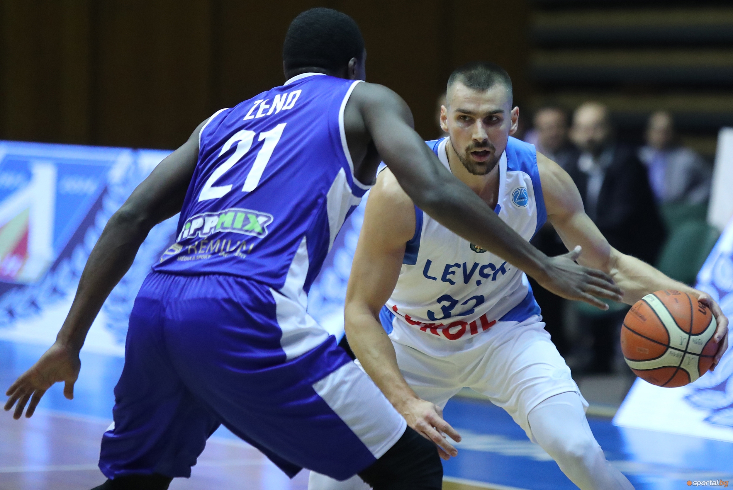 Българският шампион Левски Лукойл записа първа победа в група „J“