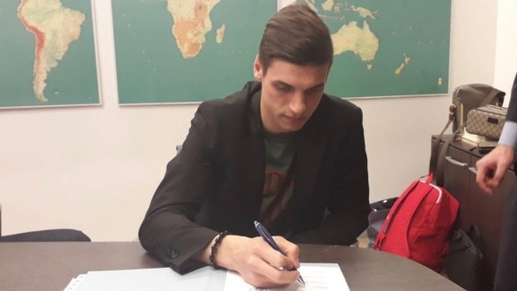 Футболист №1 на България за 2018 година Кирил Десподов премина