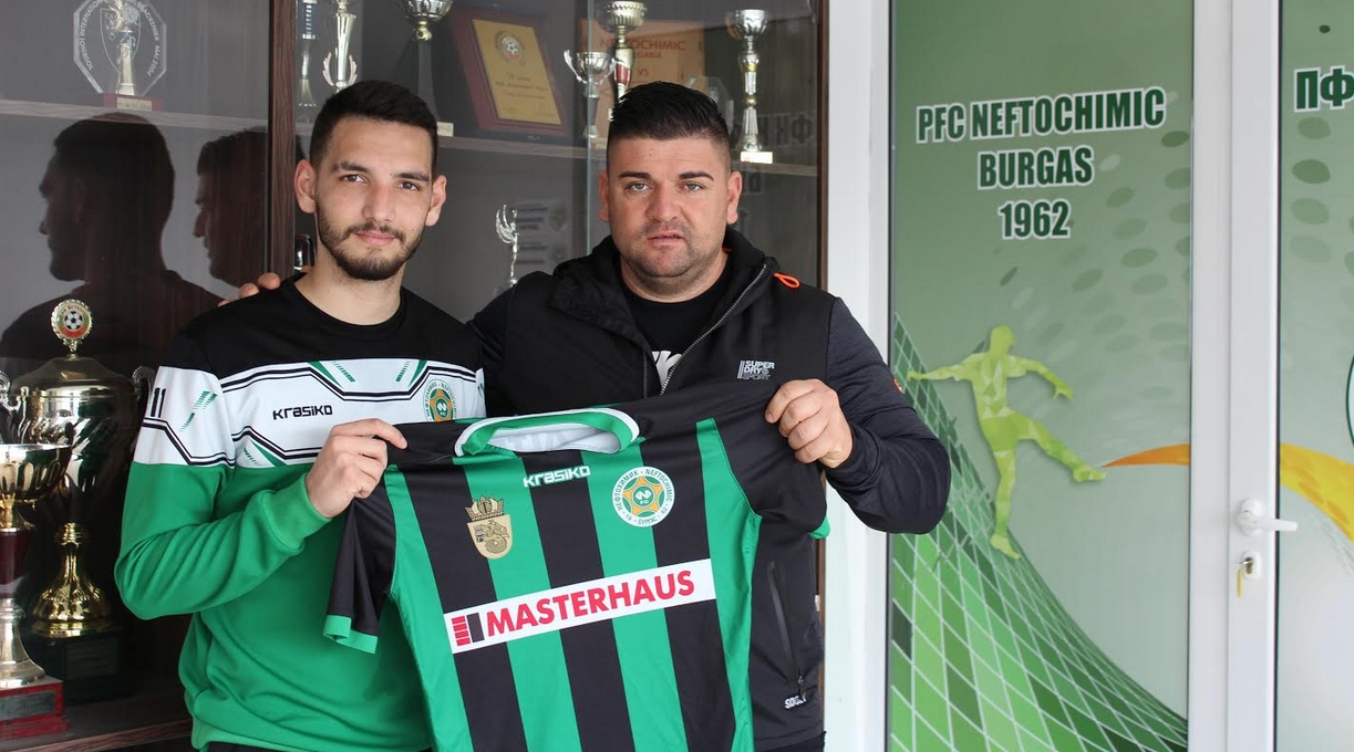 Още двама нови футболисти ще допълнят селекцията на отбора през