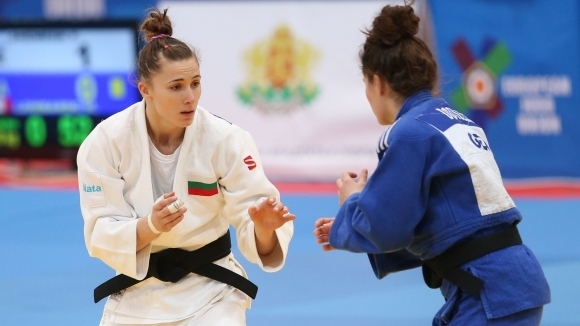 Събота и неделя 02 02 03 02 в София зала Универсиада ще