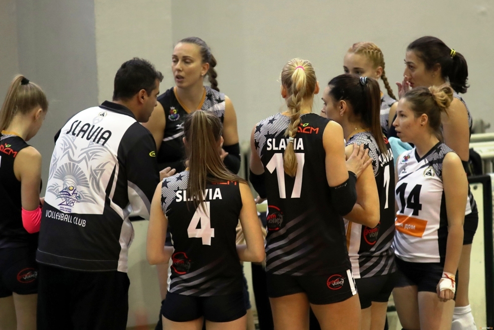 Волейболистките на Славия ще изиграят два поредни мача от женското