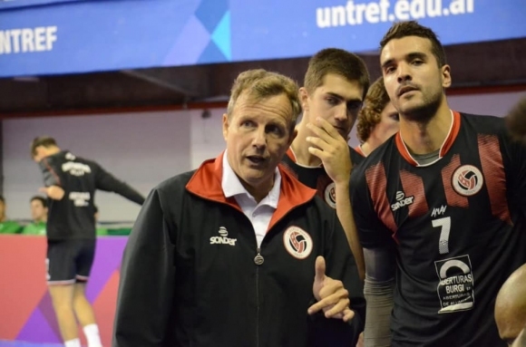 Волейболният национал Димитър Маринков ще смени Аржентина с Турция научи