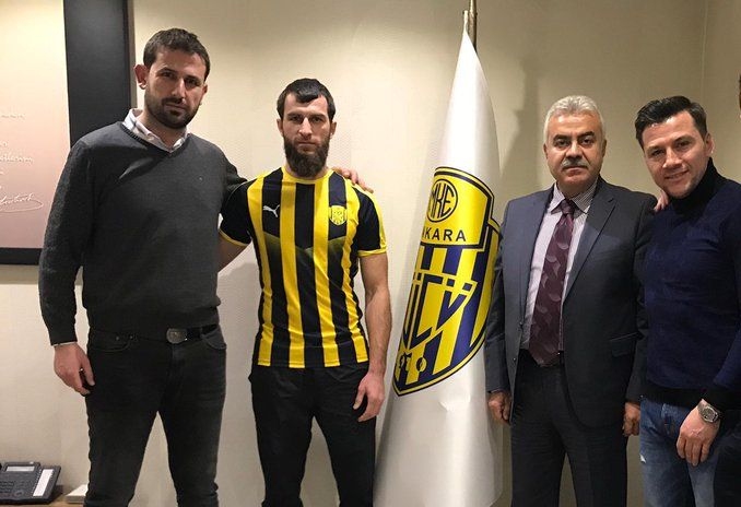Нападателят на Ахмат Заур Садаев ще доиграе сезона в Анкарагюджю.