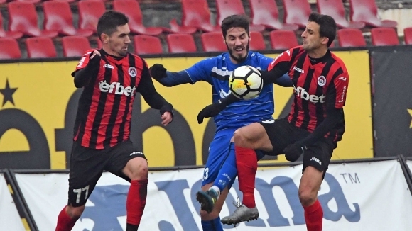 Кариана победи Локомотив София с 1 0 в контролна футболна среща