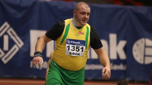 Националният рекордьор в тласкането на гюле Георги Иванов (СКЛА Добрич)