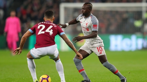 Отборите на Уест Хам и Ливърпул излизат на Лондон Стейдиъм