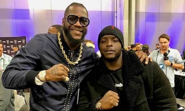 Нападателят на английския Уикъмб Адебайо Акинфенва е известен с внушителните