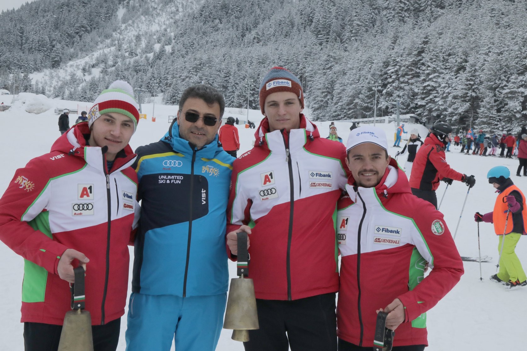 Малките скиори на Юлен ски клуб Банско и СК Добринище