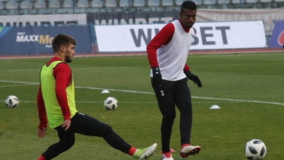 Жеферсон който е контузен и ще пропусне първите мачове на