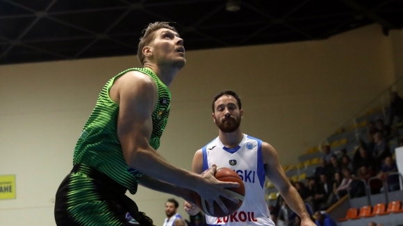 Канадският център на Берое Далин Бачински ще отсъства от игра