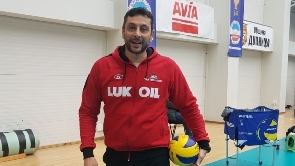 Старши треньорът на волейболния Нефтохимик 2010 Бургас Николай Желязков счете
