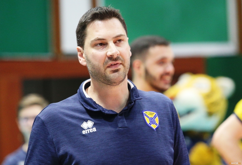 Наставникът на волейболния Хебър Пазарджик Атанас Петров коментира без излишни