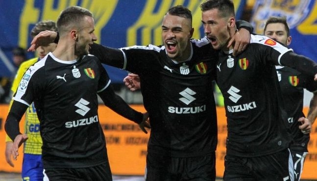 Годината започна лошо за Арка Гдиня Отборът на Александър Колев