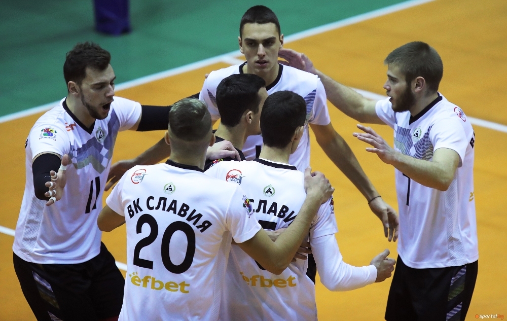 Волейболният отбор на Славия продължава успешния си ход от началото