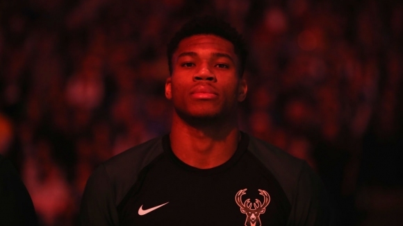 Янис Адетокумбо изигра феноменален мач и бе основната причина за