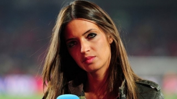 Футболната половинка Сара Карбонеро се завръща в спортната журналистика Именно