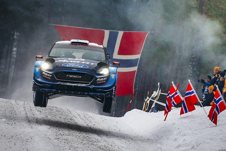 Финландецът Теему Сунинен с Форд Фиеста поведе в класирането след
