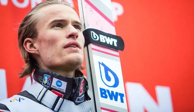 Световният шампион по ски полети норвежецът Даниел Андре Танде