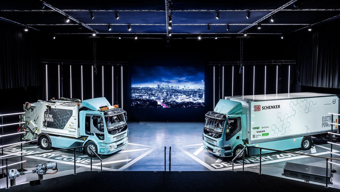 Volvo Trucks достави първите си електрически камиони за клиенти