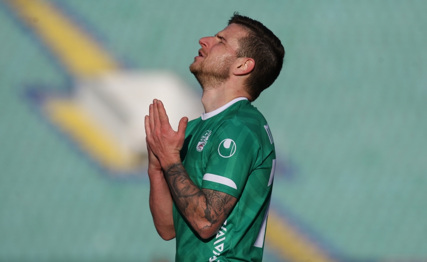 Старши треньорът на Берое Александър Томаш има сериозни проблеми с окомплектоването