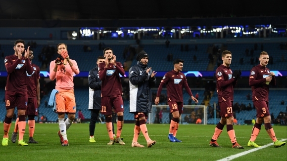 Полузащитникът Денис Гайгер и защитникът Ермин Бичакчич ще пропуснат гостуването