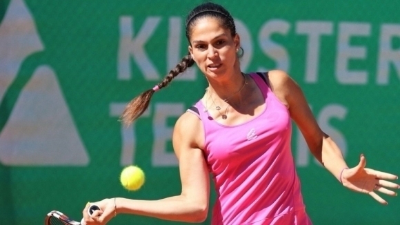 Изабелла Шиникова стартира с победа в квалификациите на турнира по