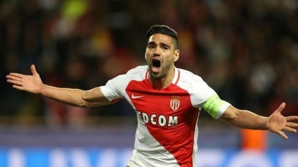 Нападателят на Монако Радамел Фалкао бил засечен в Рим в