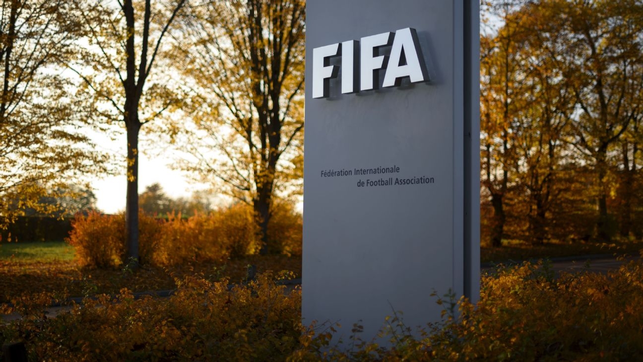 Бившият вицепрезидент на ФИФА Дейвид Чунг е наказан с лишаване
