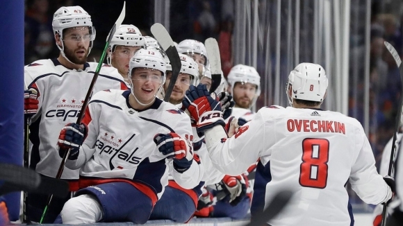 Алекс Овечкин стана първият хокеист в НХЛ с 45 или