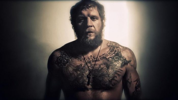 Руската ММА звезда Александър Емеляненко пиян със златния си Мерцедес