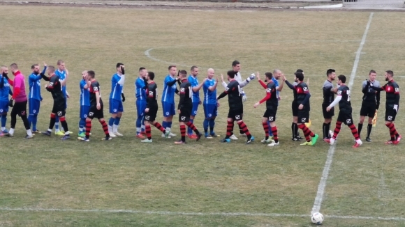 Футболистите на Светкавица Търговище победиха с 2 0 гостите от Локомотив Русе