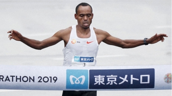 Етиопецът Бирхану Легесе спечели лекоатлетическия маратон по улиците на японската