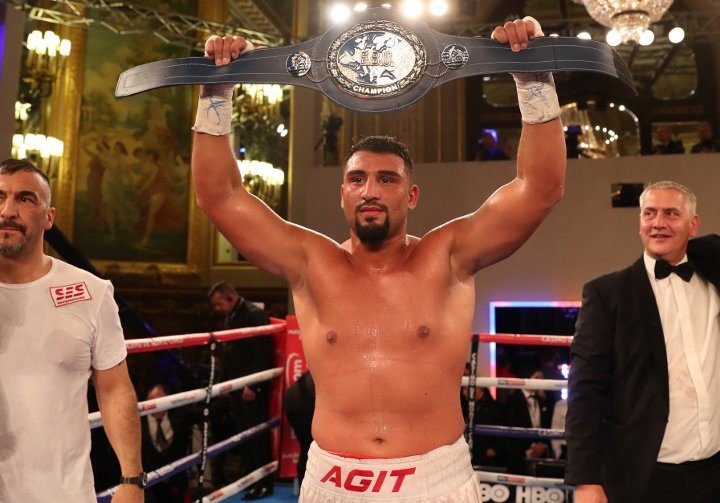 Агит Кабайел (Гер) защити европейската титла по бокс за професионалисти