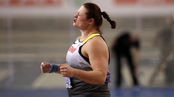 Кристина Шваниц остана разочарована след сребърния медал в тласкането на