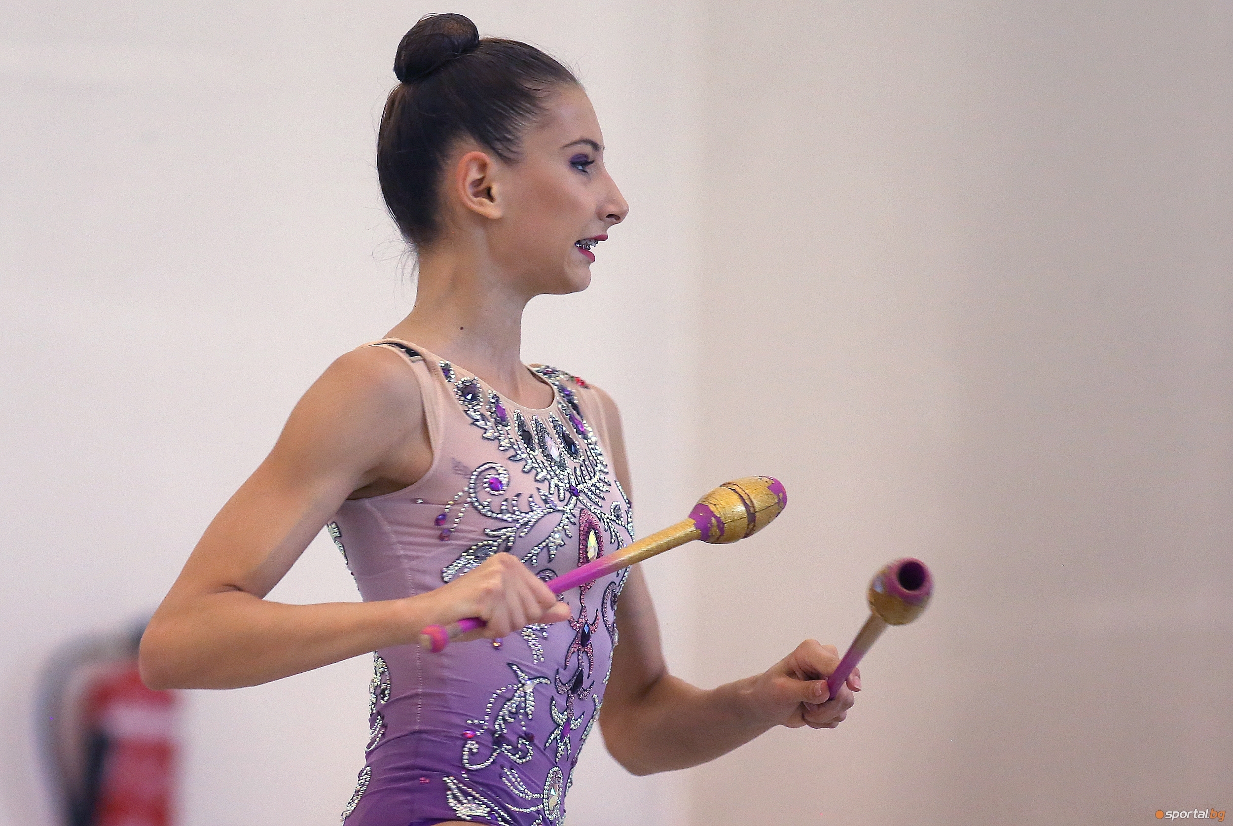 Българските състезателки спечелиха три медала на финалите на отделните уреди