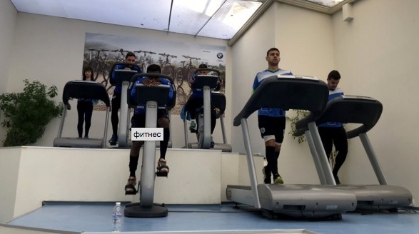 Отборът на Черно море проведе днешното си занимание на закрито