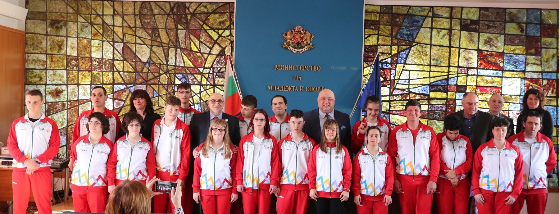 Министърът на младежта и спорта Красен Кралев изпрати 18 български
