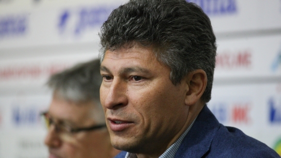 Треньорът на Етър Красимир Балъков заяви на пресконференция очакванията