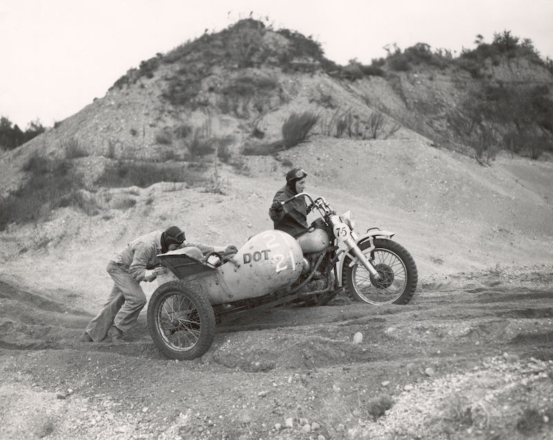 Запознайте се с Дороти Робинсън - Първата дама на мотоциклетизма