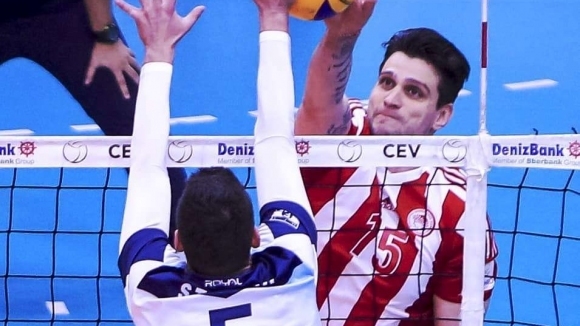Волейболният национал Тодор Алексиев и неговият Олимпиакос Пирея записаха безпроблемна