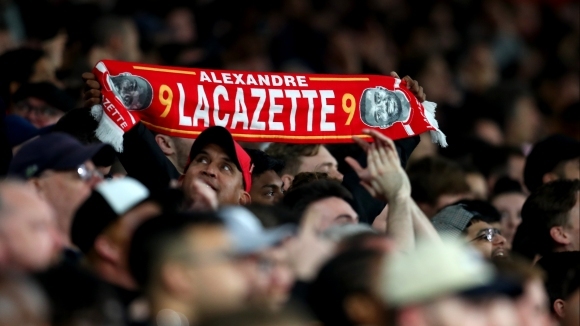 Александрe Лаказет от Арсенал има право да участва в срещата-реванш